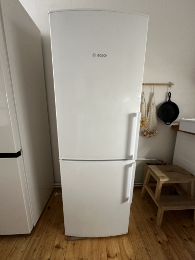 Lednice BOSCH funkční