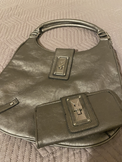 Kabelka stříbrná