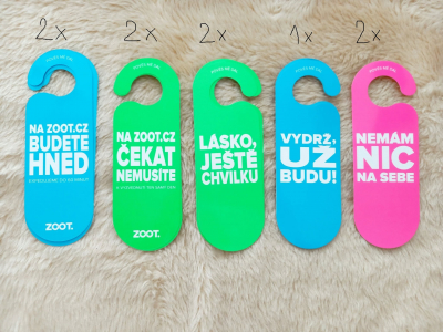 Cedulky na dveře, nové.