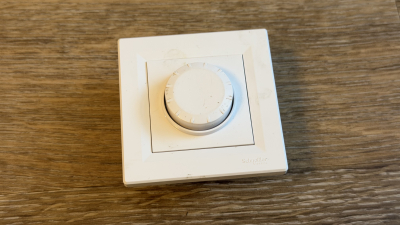 Stmívač Schneider electric