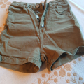 džín, khaki kratasy  32