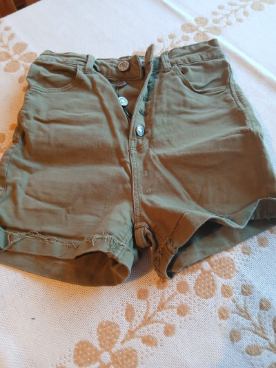 džín, khaki kratasy  32
