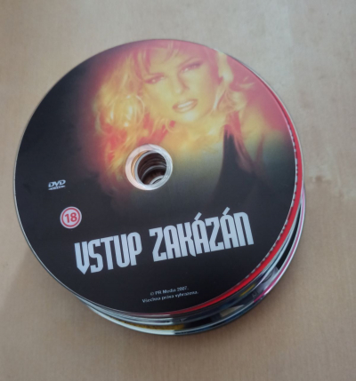 26 ks DVD s ero. obsahem