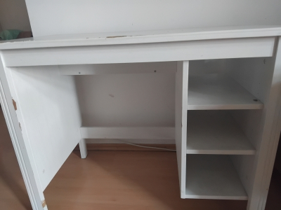 Psací stůl ikea