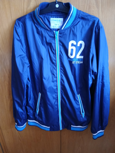 tm.modrá bunda 170 , v perfekt stavu