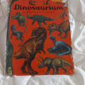 Kniha dinosaurium