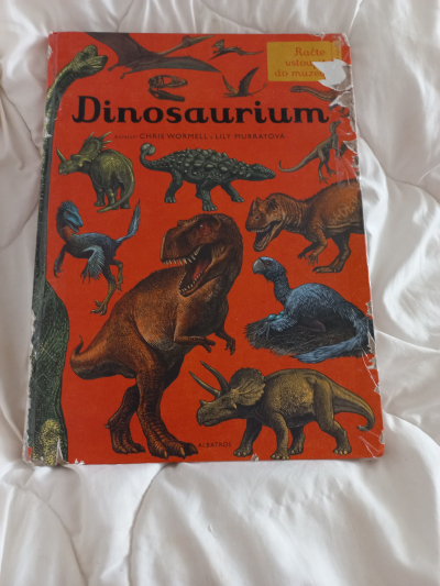 Kniha dinosaurium