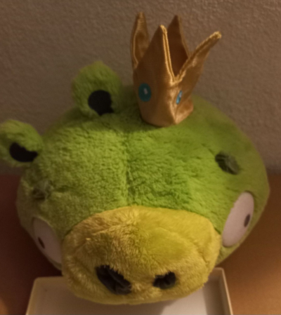 Plyšák Angry birds zelený s korunkou