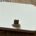 Original Apple lightning stojánek 1