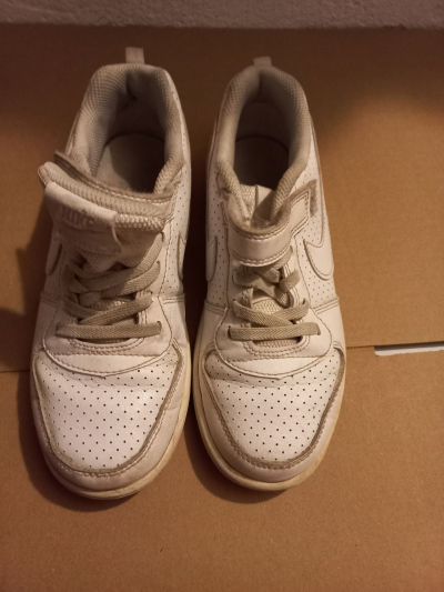 Bílé boty nike vel. 33.5