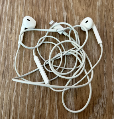 Originál sluchátka Apple EarPods Lightning 2