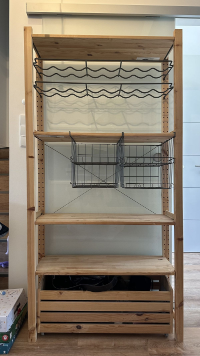 Dřevěný regál IKEA IVAR