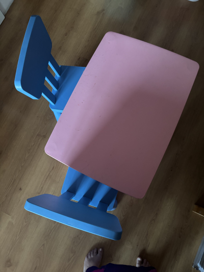 Stoleček a dvě židličky Ikea Mammut