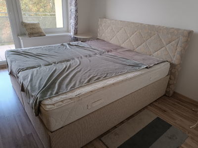 Daruji postel s čelem a úložným prostorem
