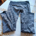 šedočerné leginy 38-40