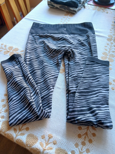 šedočerné leginy 38-40