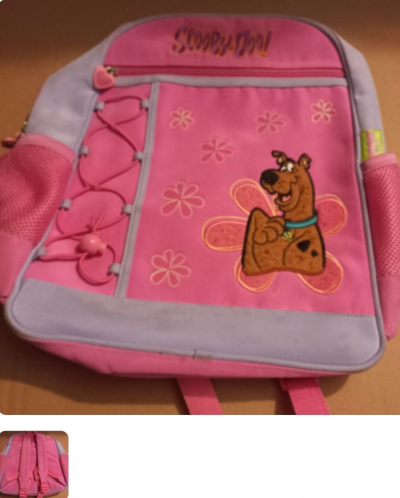 Hezký růžový batoh s pevnými zády