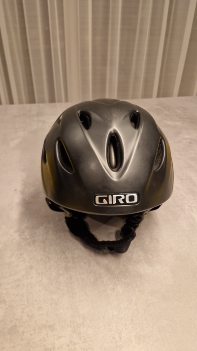 Lyžařská helma Giro