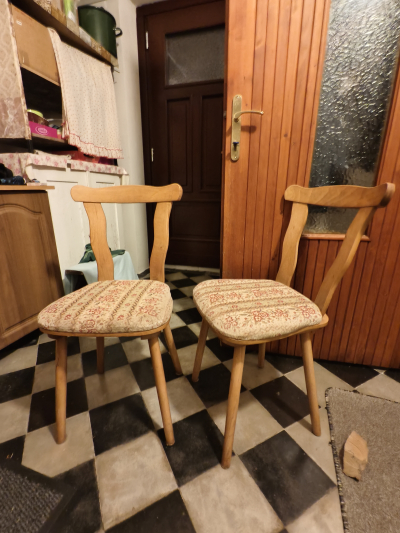 2 Retro/selské židle z masivu.
