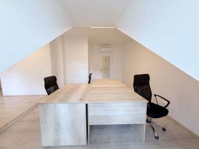 1x Kancelářský stůl 130 x 80 x 80 - masiv i se židlí