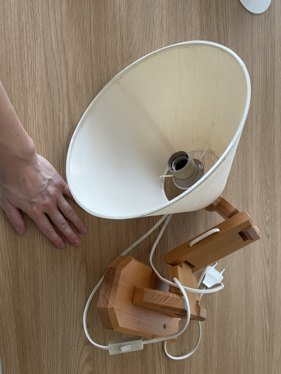 Lampa na zeď