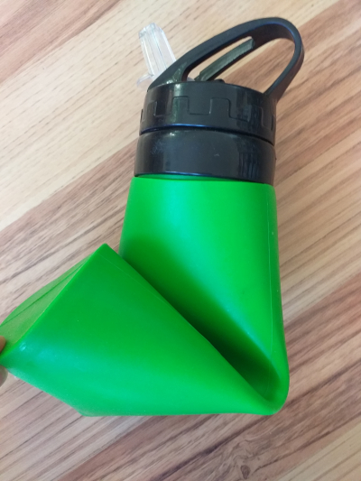 Nerozbitná plastová láhev na pití cca 0,6l