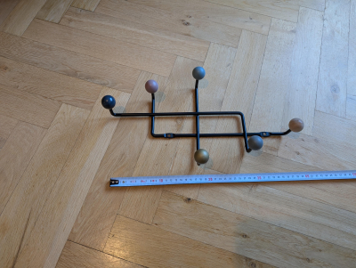 Věšák na zeď