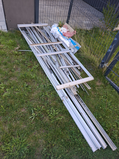 Železo a instalatérský materiál za odvoz