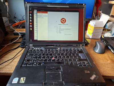 Notebook Lenovo R61 s dokovací stanicí
