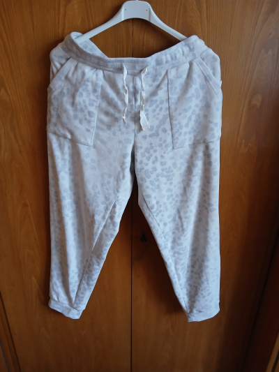 super tepláky, jako nové S teplé