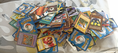 Sběratelské kartičky Pokémon a Yu-Gi-Oh