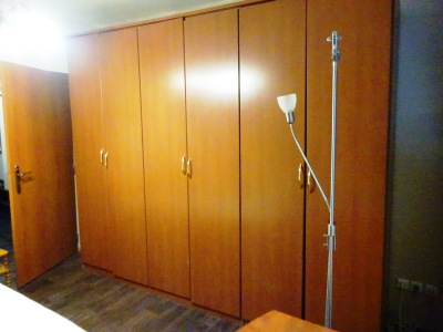 Daruji ložnicovou skřín 225 v x 273 d z přízemí