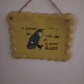 Žlutá cedulka s textem