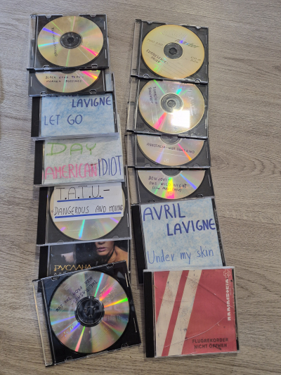 Mix rockových vypálených CD