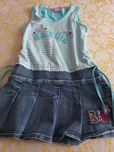 Šaty Barbie 8 let