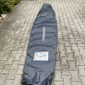 Paddleboard s plastovou ploutví