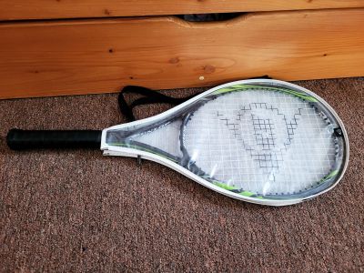 Tenisová raketa Dunlop