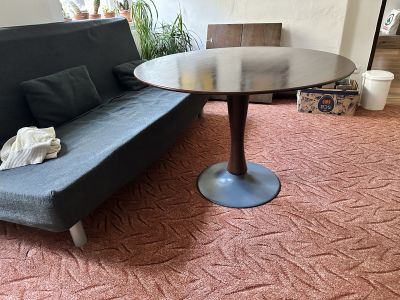 Kulatý masivní stůl 105 cm