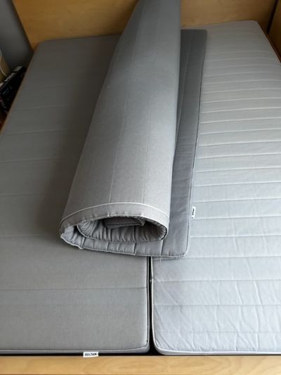 2 středně tvrdé matrace Ikea 80x200 + kryt 160x200 cm