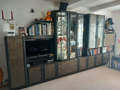 Elegantní obývací stěna cca 7 m – ZDARMA ZA ODVOZ