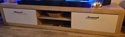 Tv stolek
