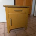 Retro noční stolek se šuplíkem