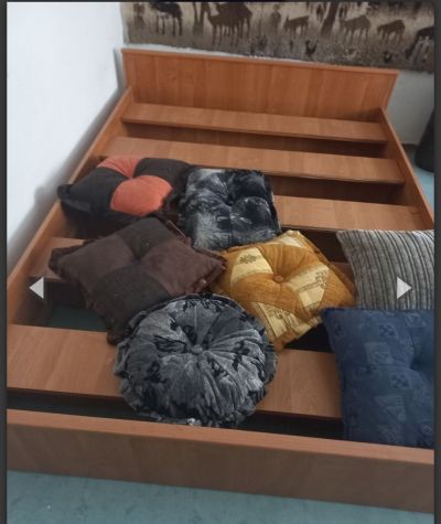 Postel 1 1/2 lůžka