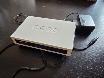 Síťový switch TP-Link TL-SF1005D