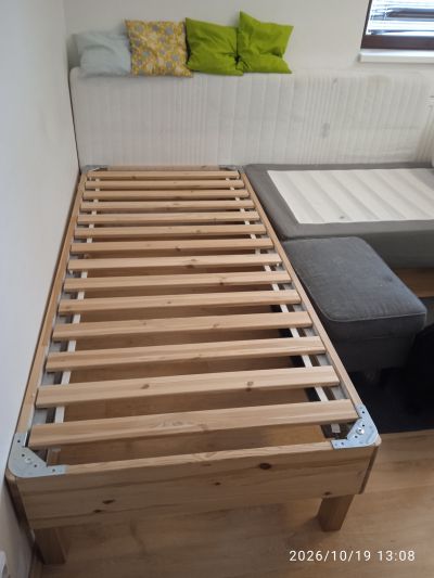dvě postele "IKEA" včetně matrací