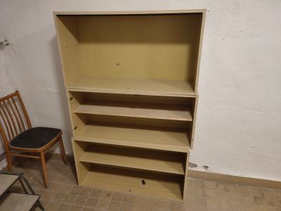 Police š100 h30 a výška 1x 45 a 2x54.