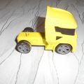 Žluté auto