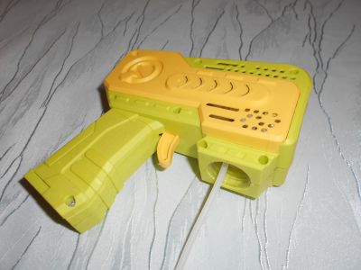 Pistolka žlutá neprůhledná