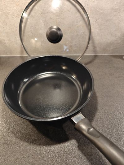 Panev na dušení Homeware 28 cm
