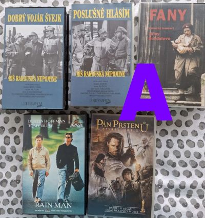 VHS video kazety/filmy (sada 11 kusu)